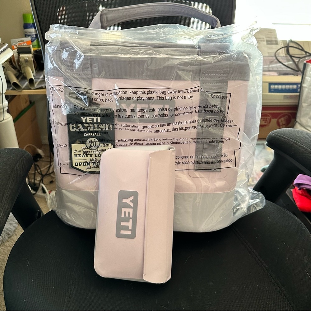 YETI Camino 20 cherry blossom and side kick 1L